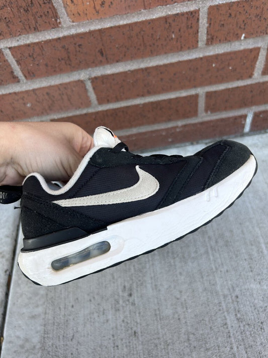 Nike Black Sneaker - 1
