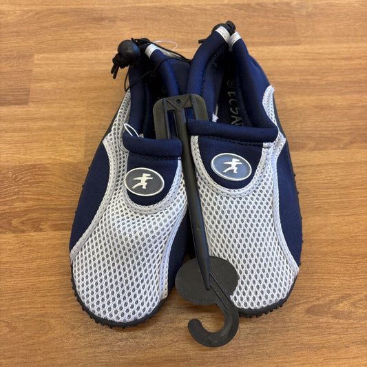 NWT ECSA Blue Water Shoes - 2