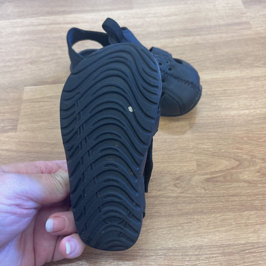 Nike Black Sunray Sandals - 6