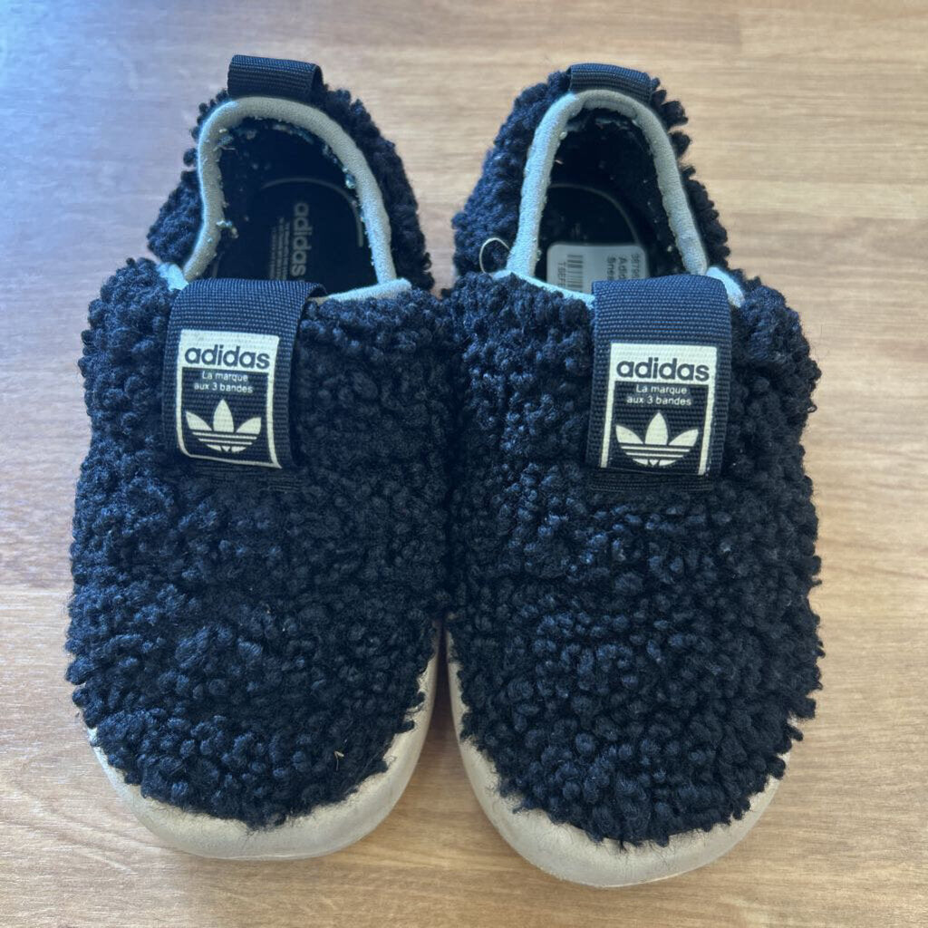 Adidas Sherpa Black Sneakers - 8.5