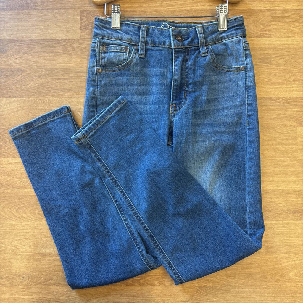 Art Class Girlfriend Jeans - 10