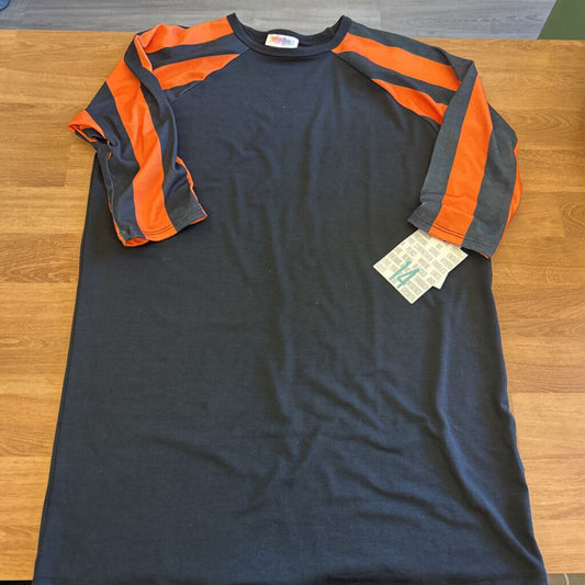 NWT LuLaRoe SS Tee - 14