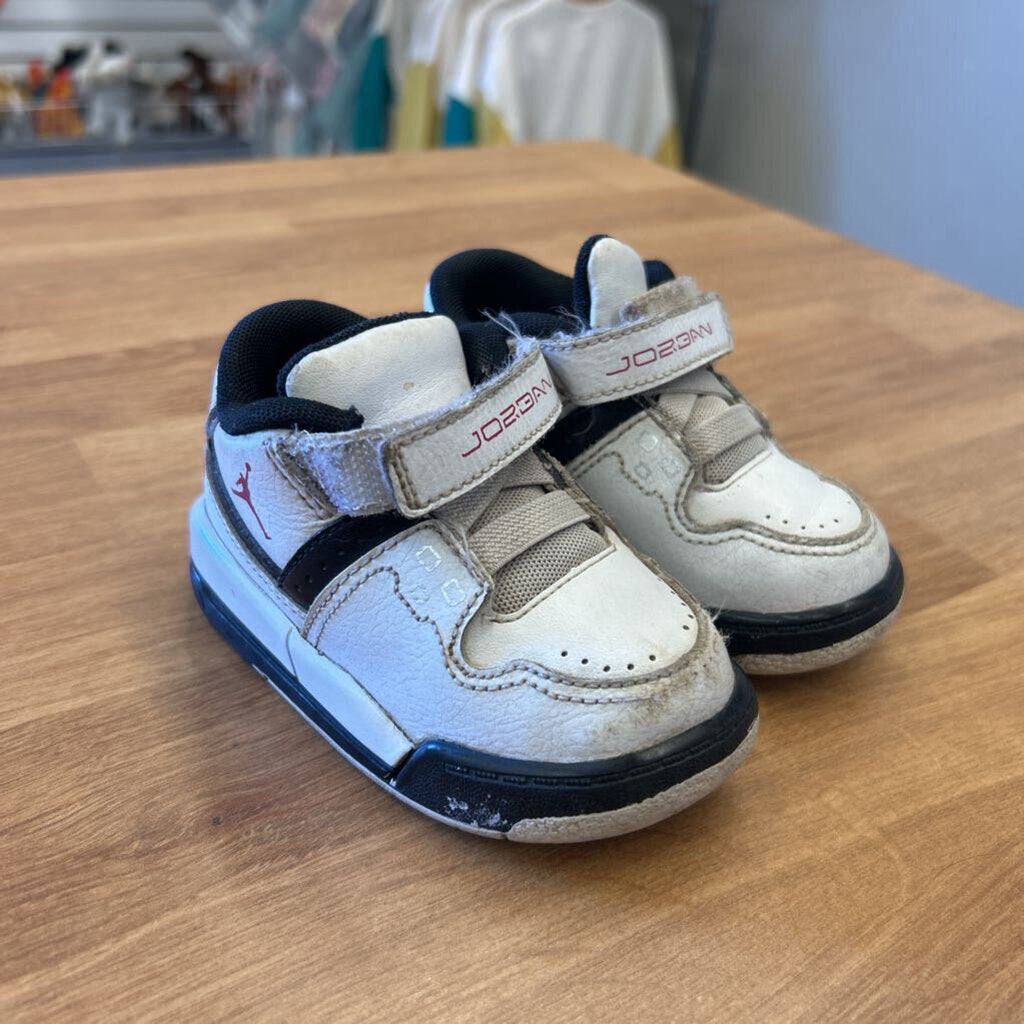 Jordan White Sneakers (play condition) ~ 4