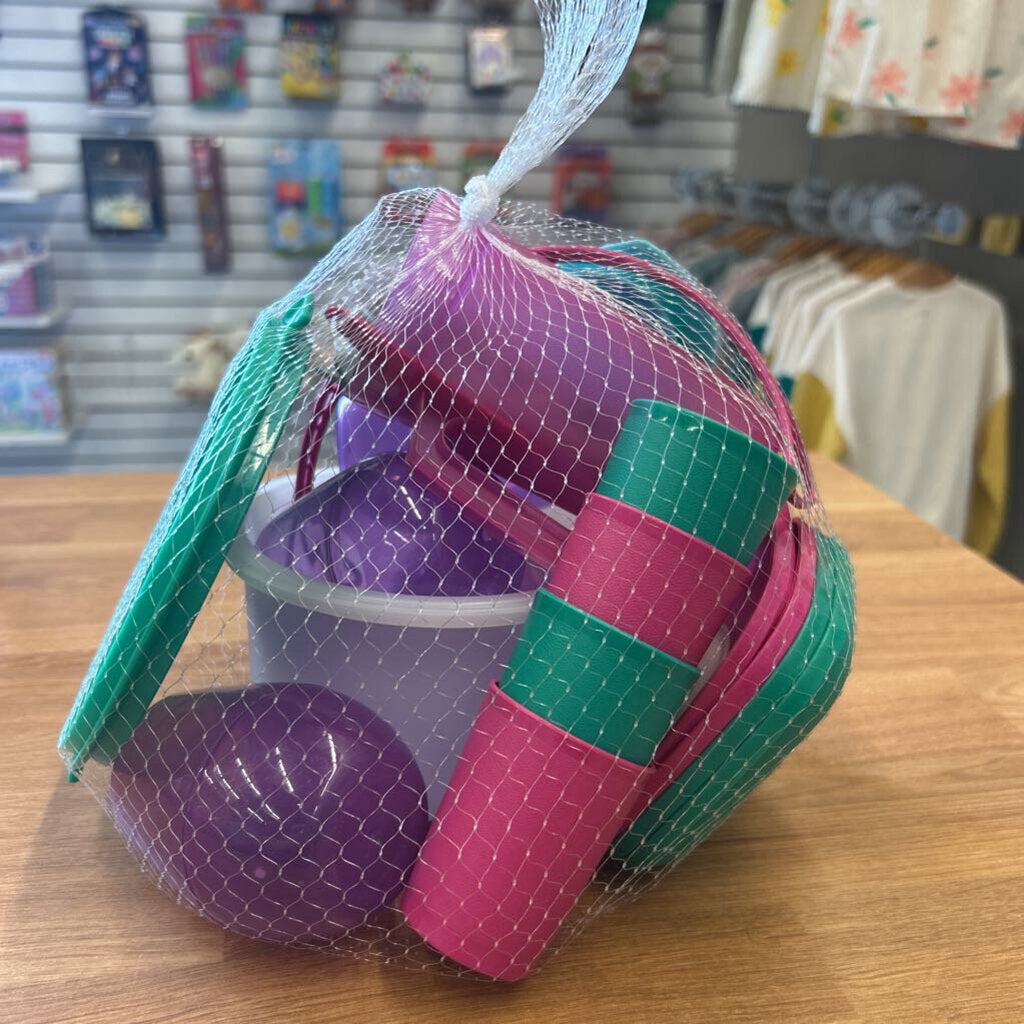 Tupperware Play Dish Set