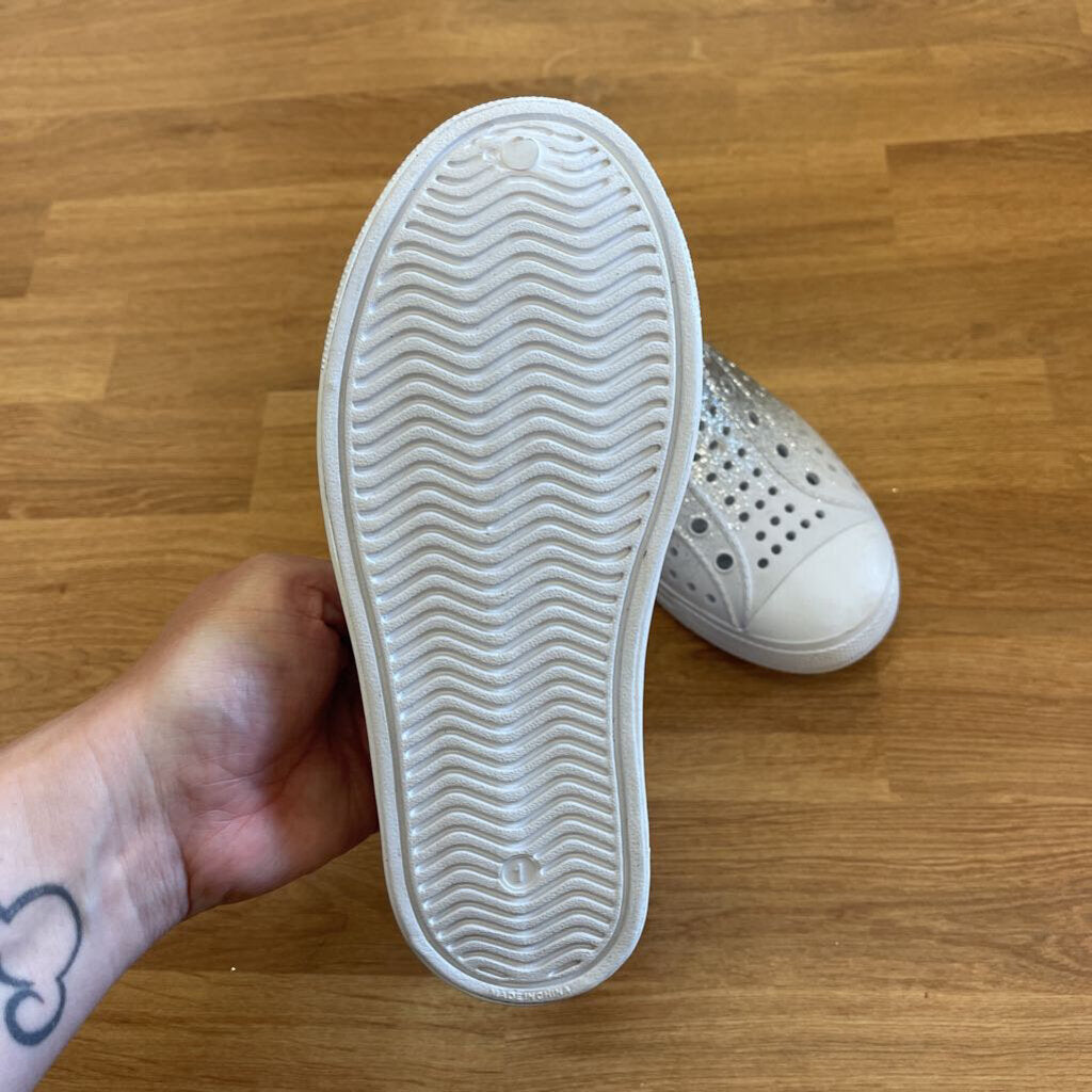 NWT Skechers Foamies White Silver Shoe-1