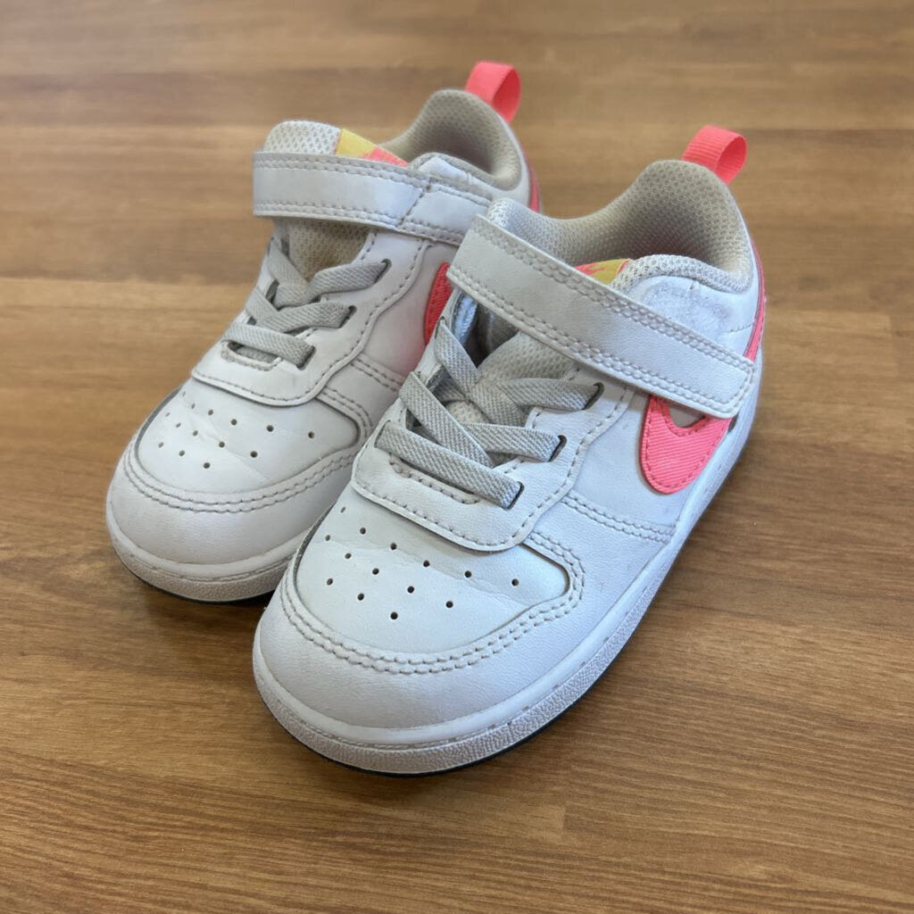 Nike White/Pink Sneakers - 8