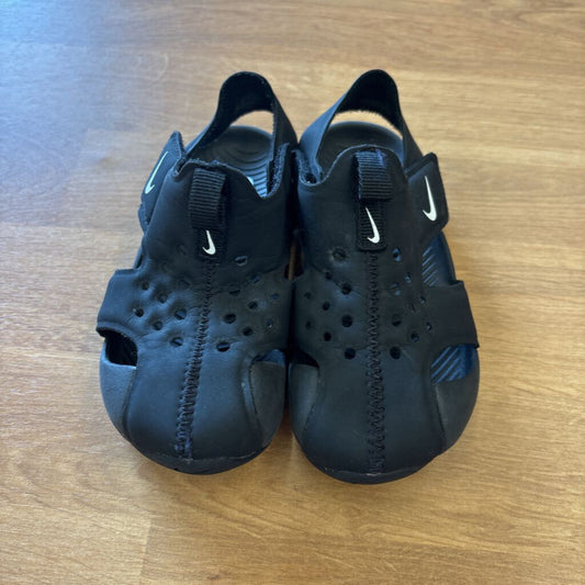 Nike Black Sunray Sandals - 8