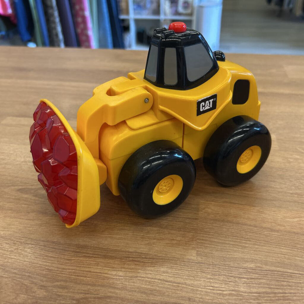 CAT Popping Excavator