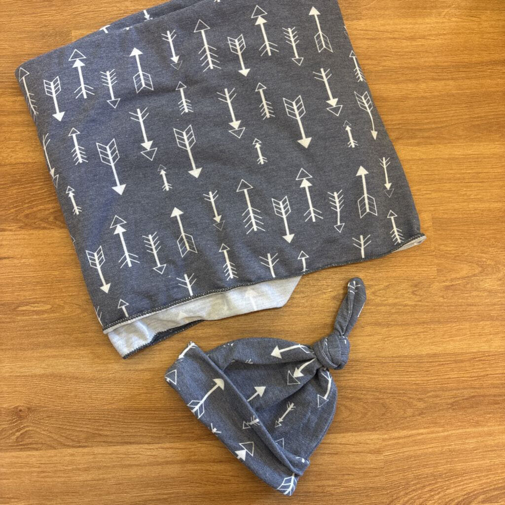 Arrow Stretch Swaddle Blanket w/ Matching Hat
