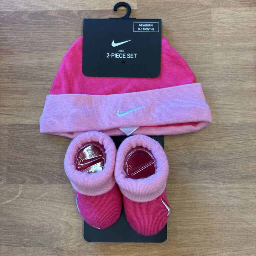 NEW Nike Infant Two Pc Set - Pink