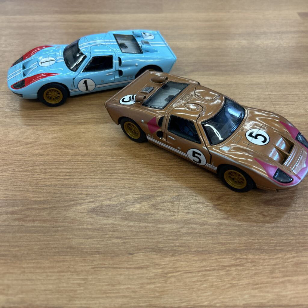 Bag of 2 Cars