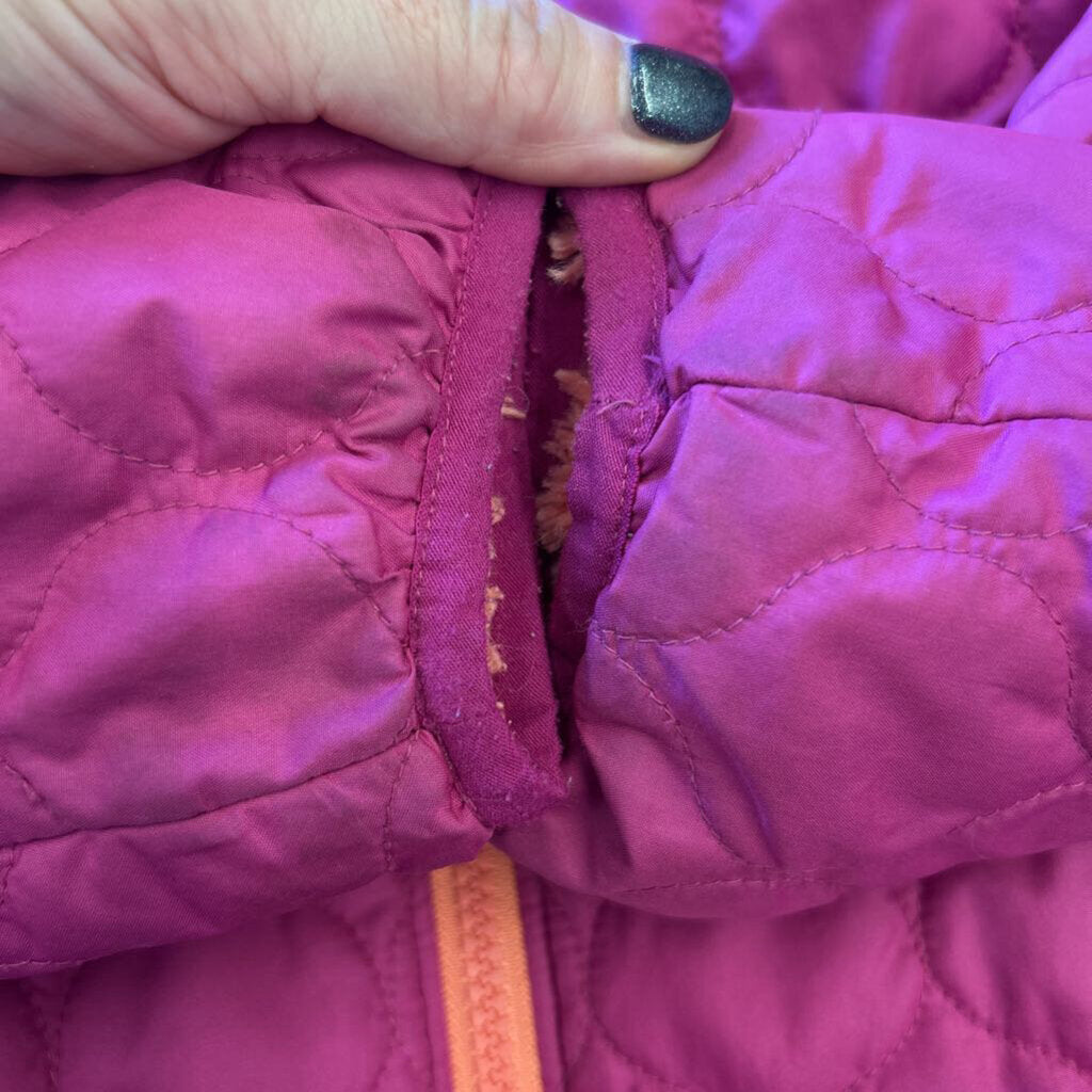 Columbia Fuzzy Jacket (marks on arm) - 6/7