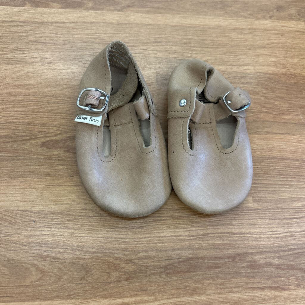 Piper Fin Tan Mary Jane Crib Shoes - 4