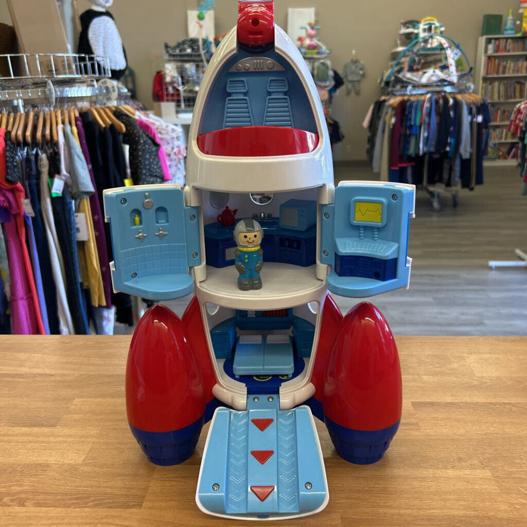 Lakeshore Play & Explore Rocket (missing one person / car)