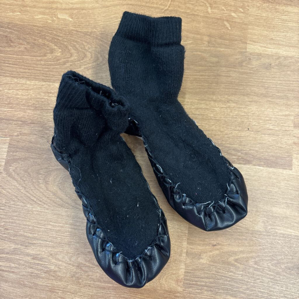 Hanna Andersson Slippers - 7/9
