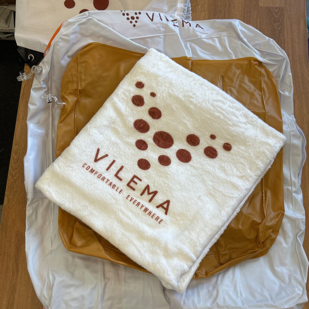 Inflatable Bed for Plane w/ Blanket