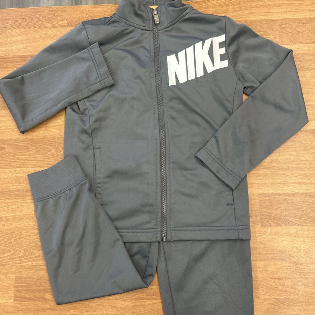 Nike Tracksuit (wear in knees) - 7