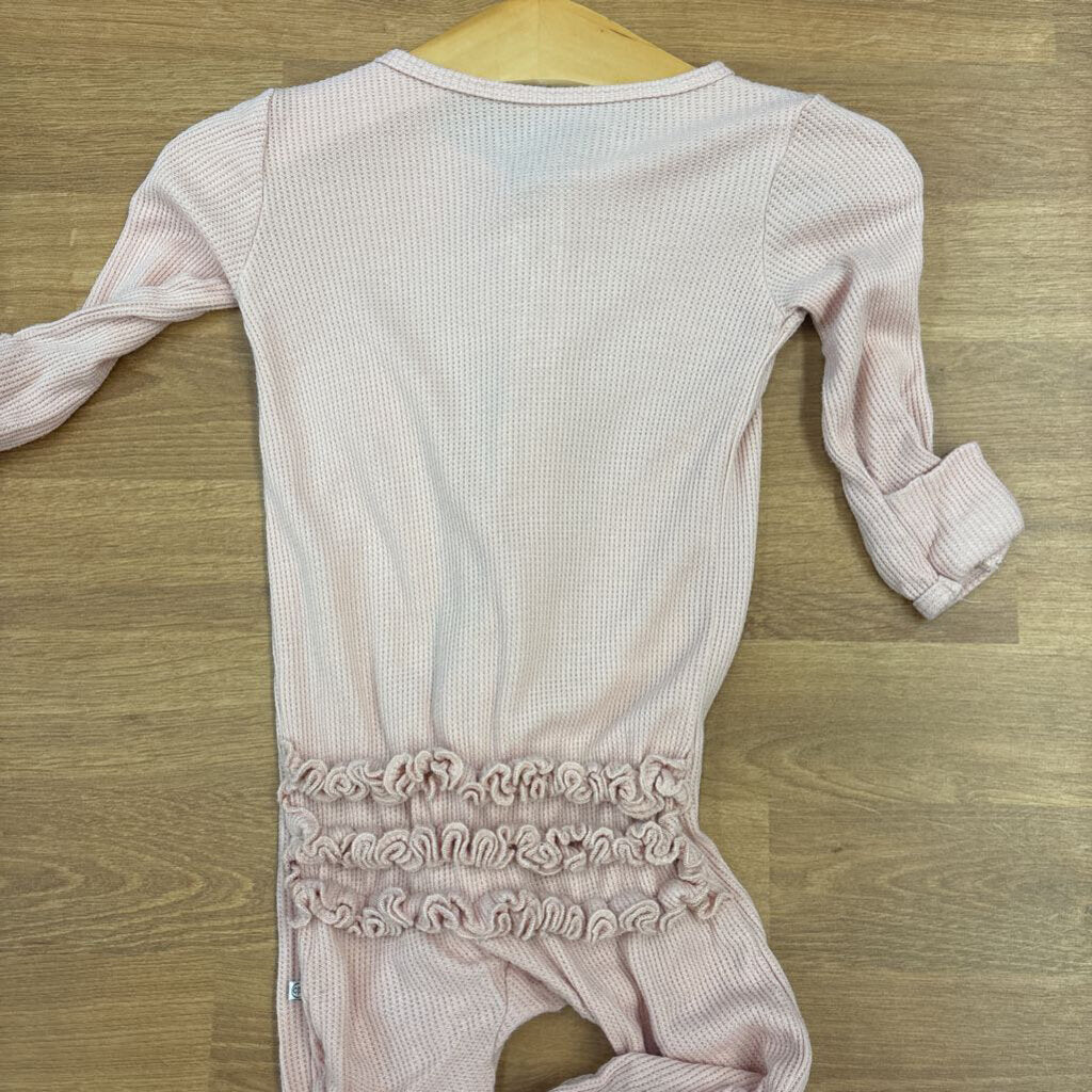 Caden Lane Ruffle Zip Sleeper (small snag) - 0/3m