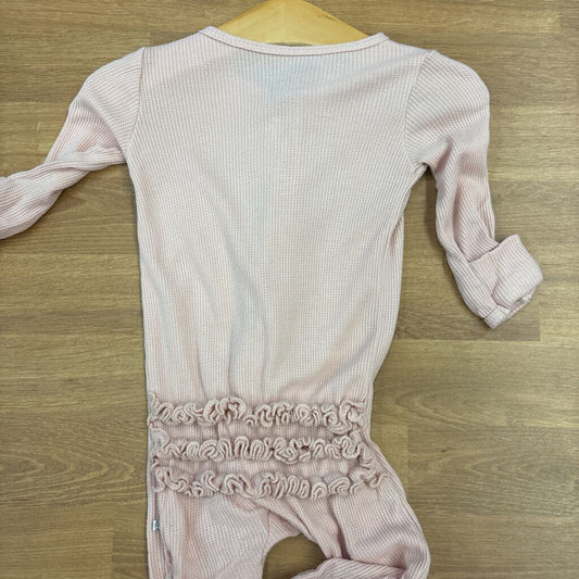 Caden Lane Ruffle Zip Sleeper (small snag) - 0/3m