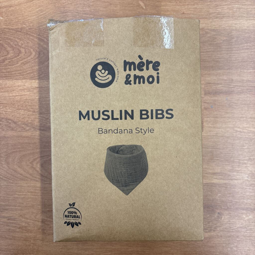 NEW Muslin Banadna Bib Set