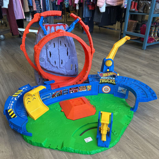 Hot Wheels Monster Trucks T-Rex Arena