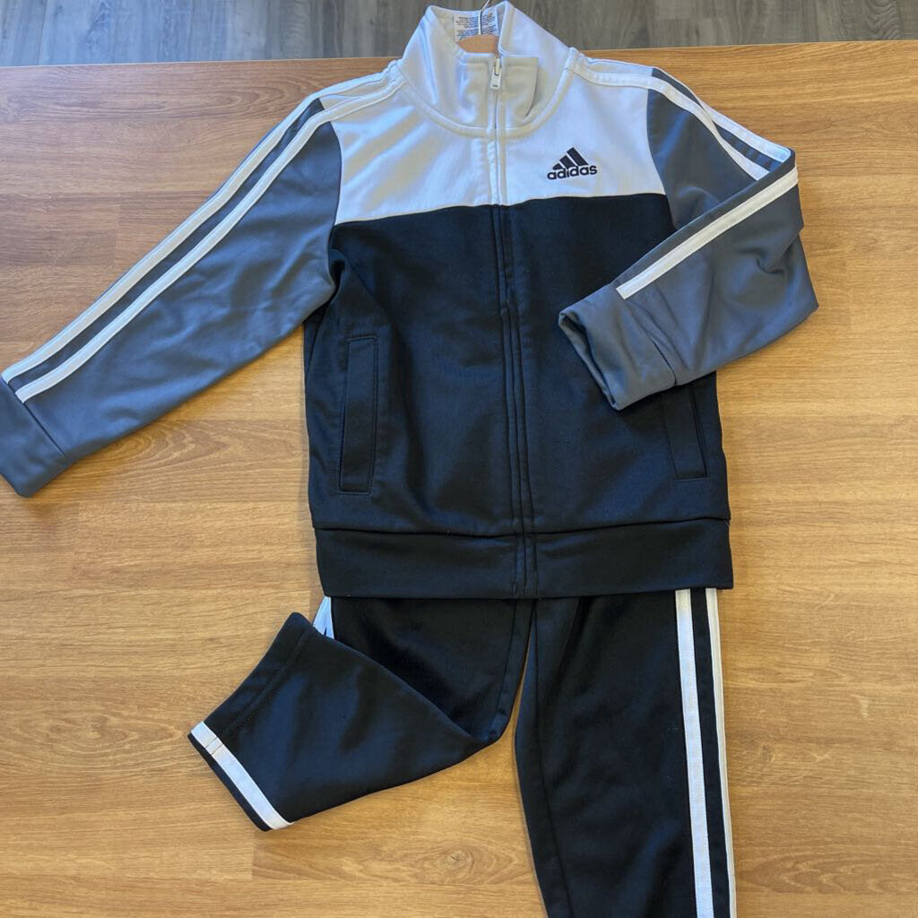 Adidas Tracksuit - 3T