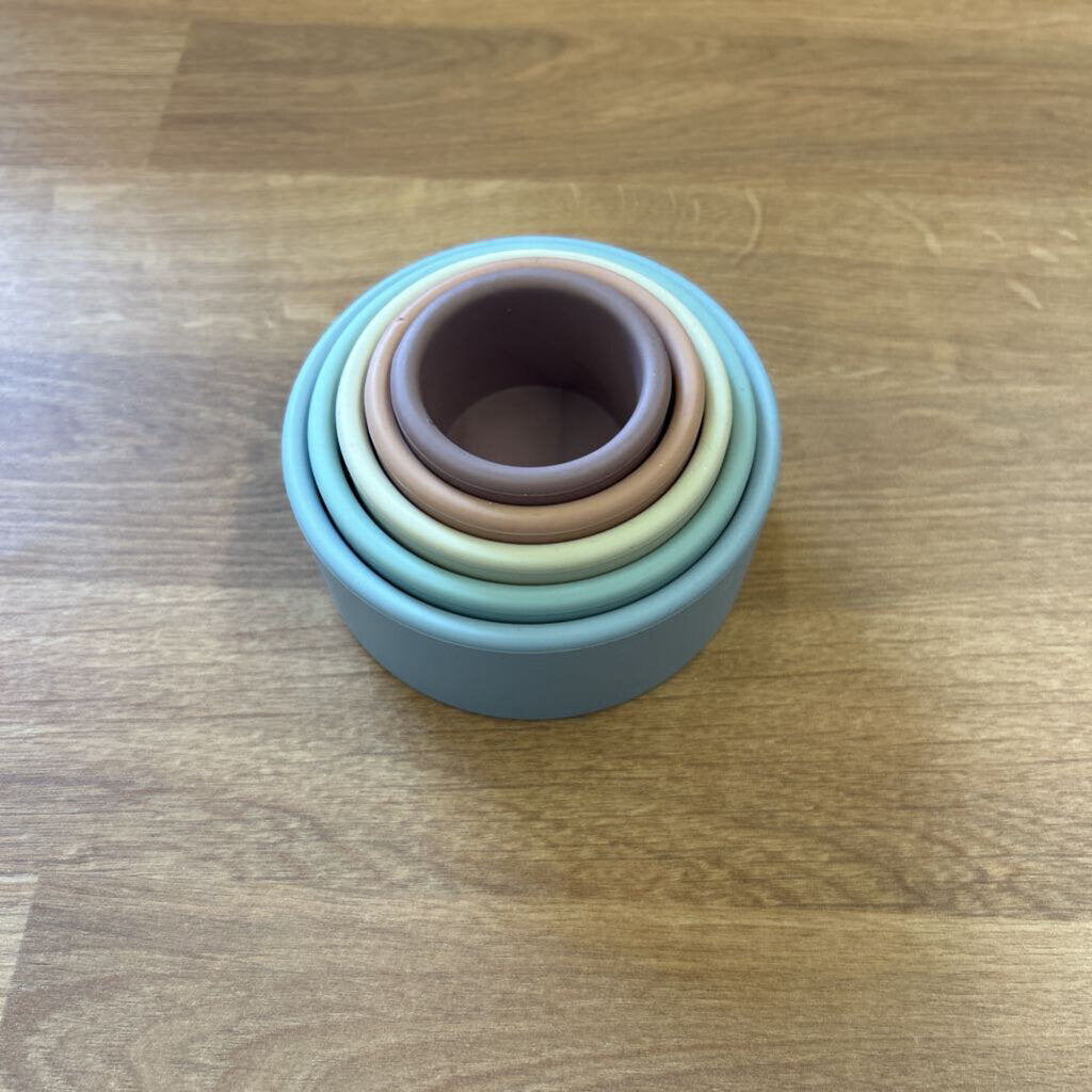 Silicone Stacking Bowls