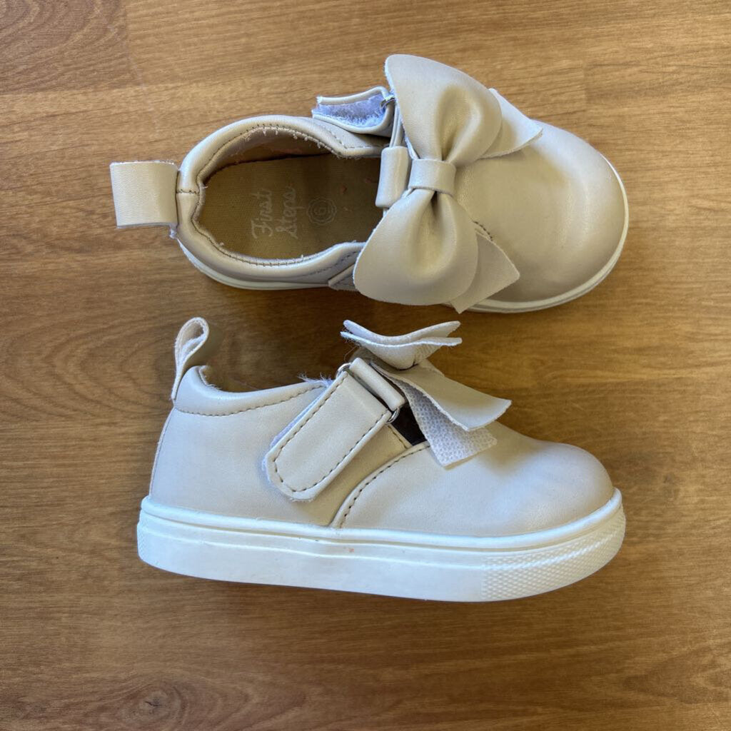 First Steps Cream Bow Sneakers - 6