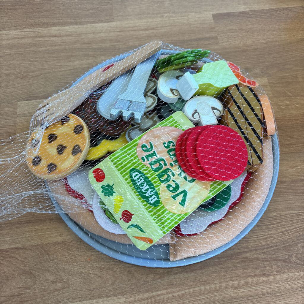 Melissa & Doug Felt Pizza Set + Misc. Felt Food