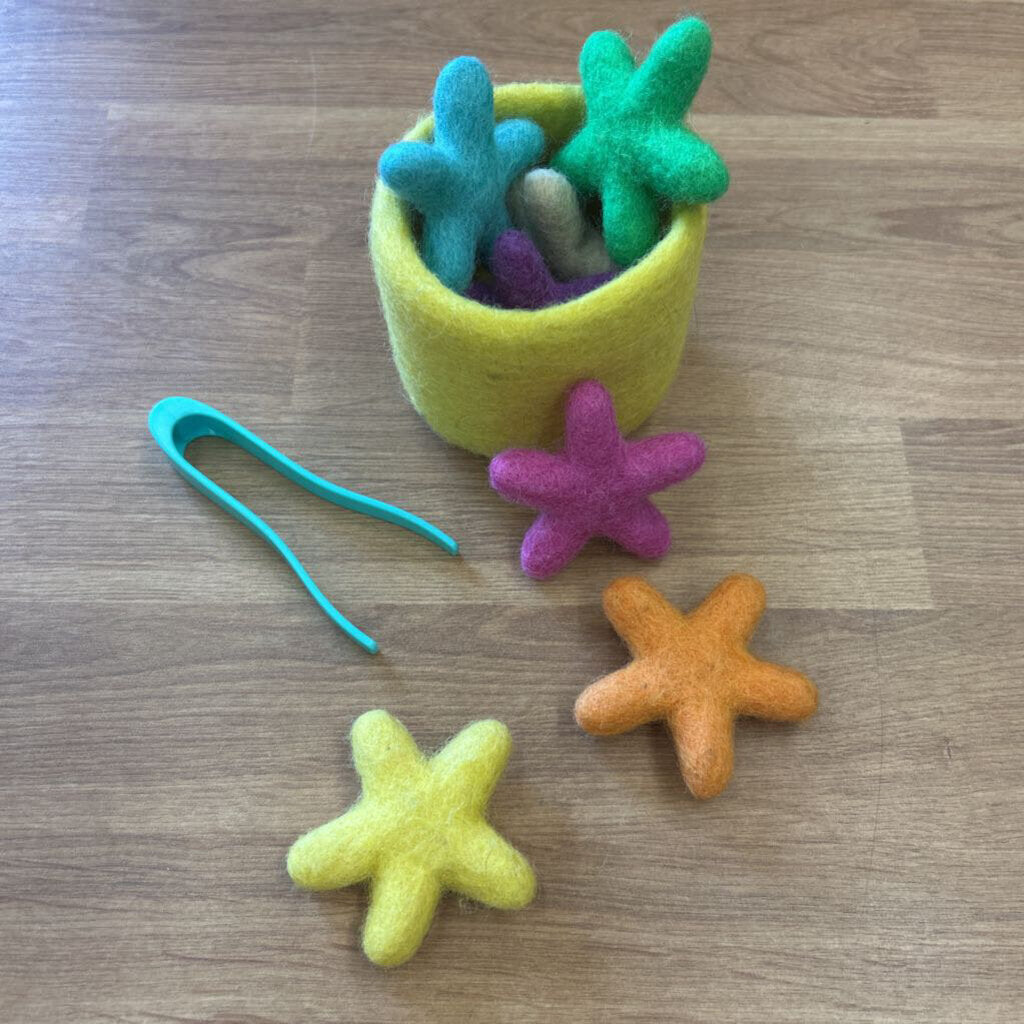 Lovevery Transfer Tweezers & Felt Stars