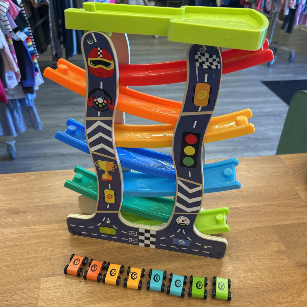 Wood Car Ramp w/ 8 Cars
