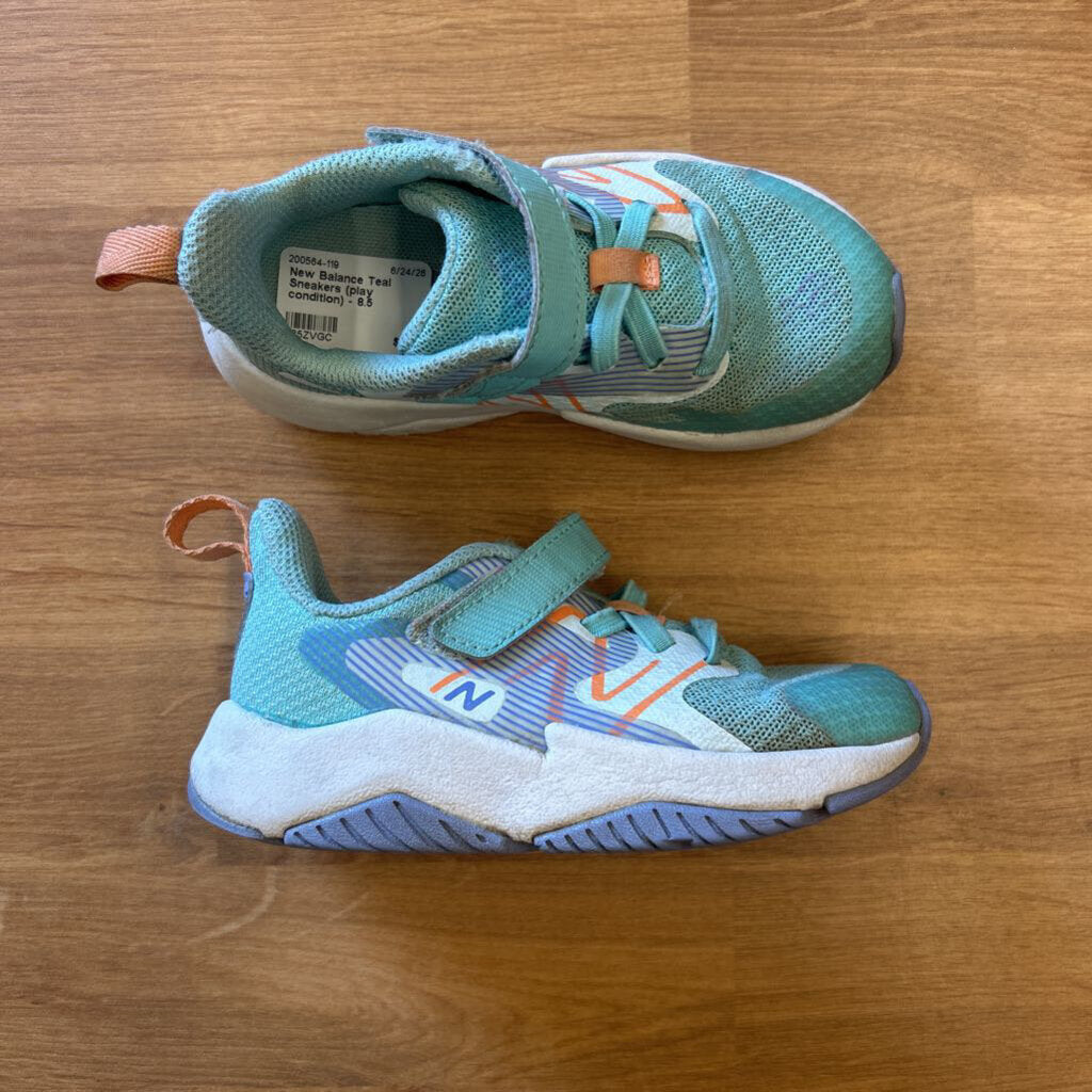 New Balance Teal Sneakers (play condition) - 8.5