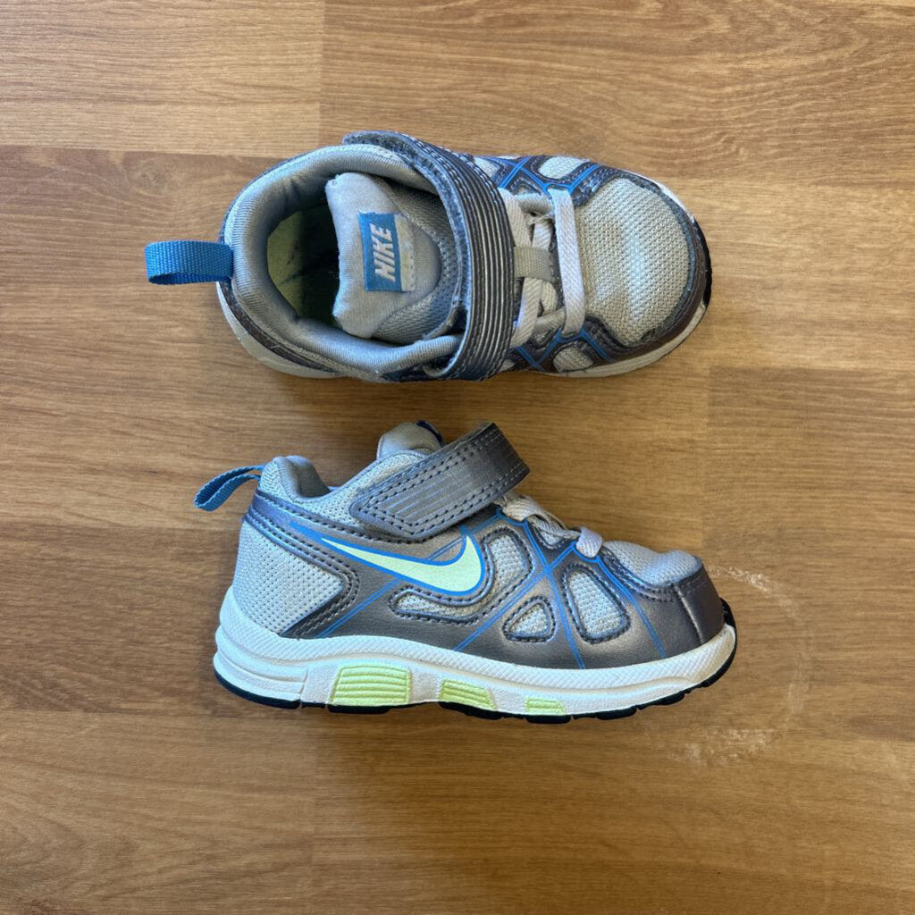 Nike Grey Sneakers - 5.5