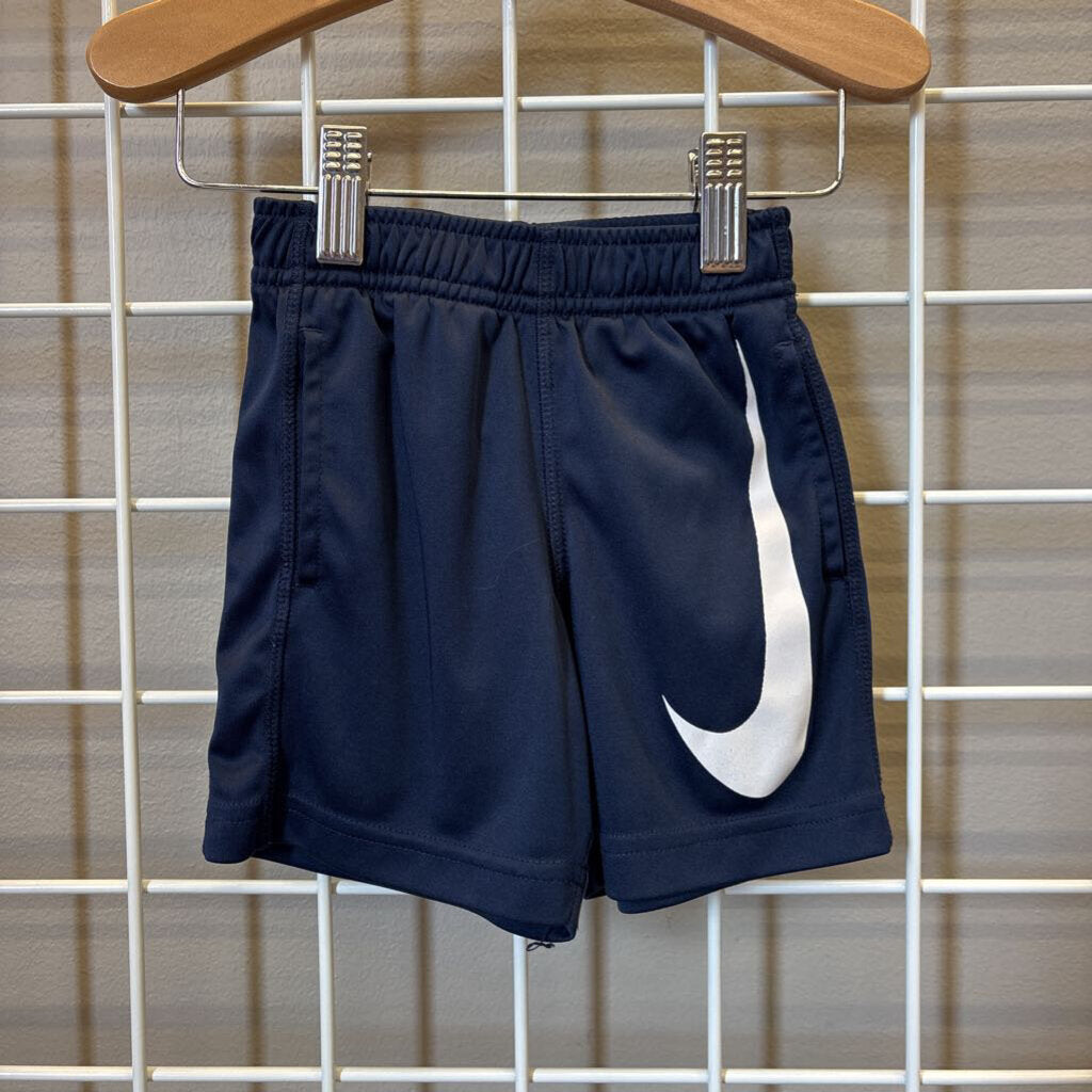 Nike Active Shorts - 2T