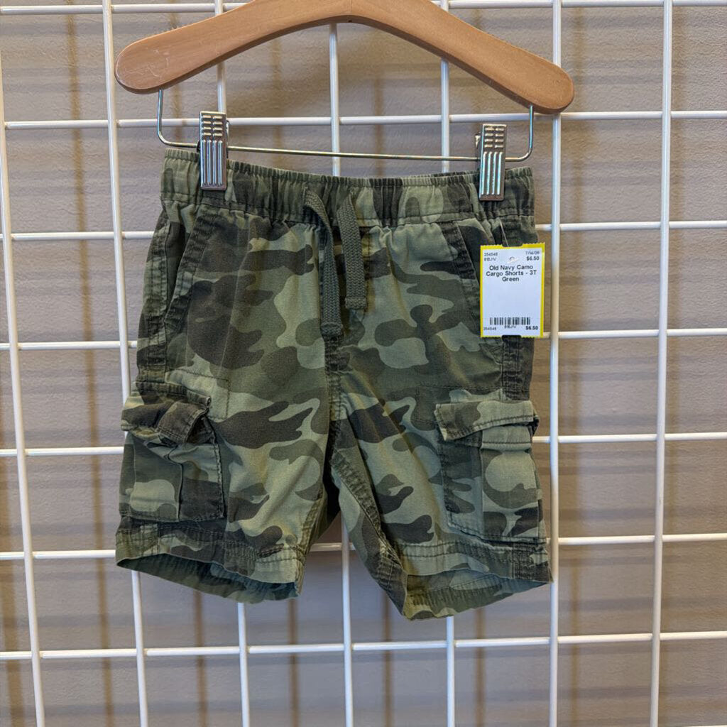 Old Navy Camo Cargo Shorts - 3T