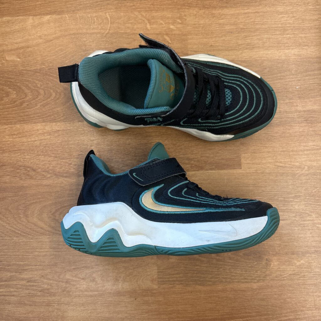 Nike Giannis Green/Black Sneakers - 11