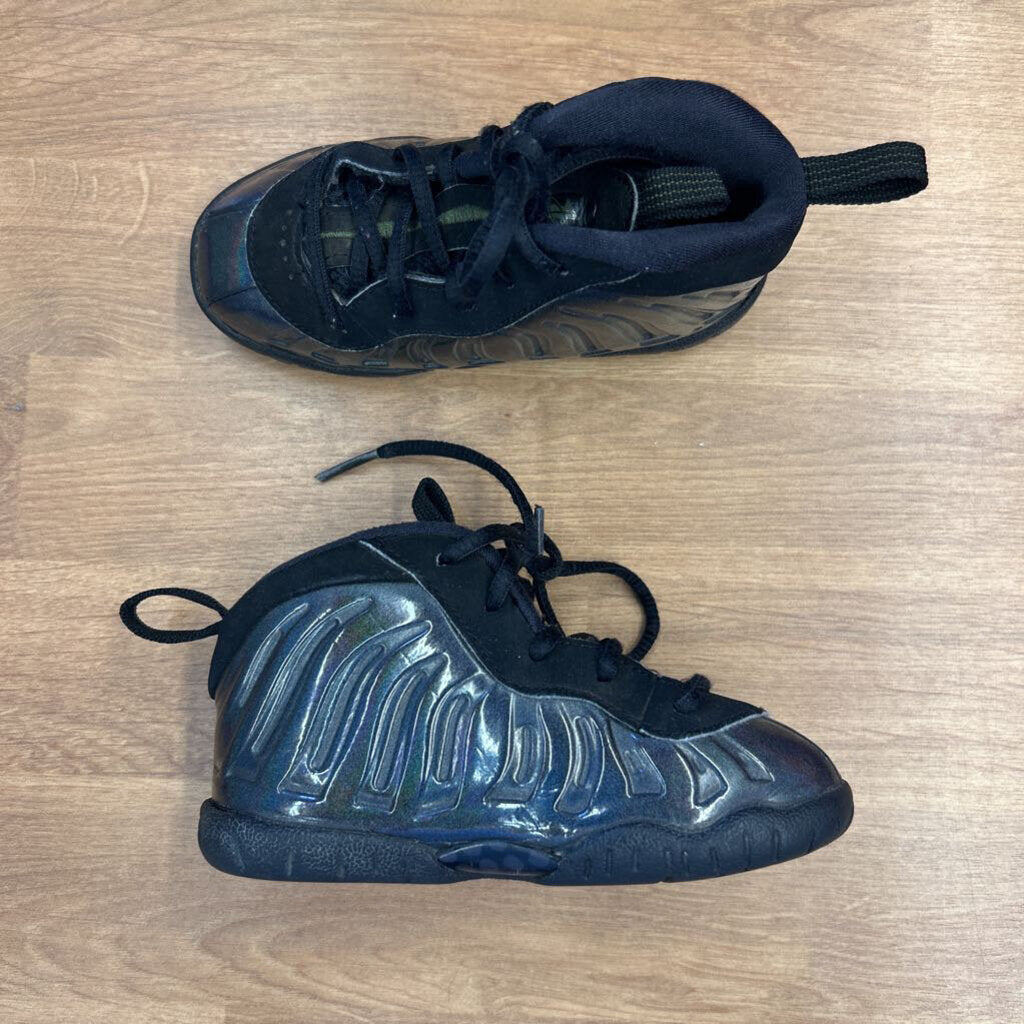 Nike Black Metallic Sneakers - 7