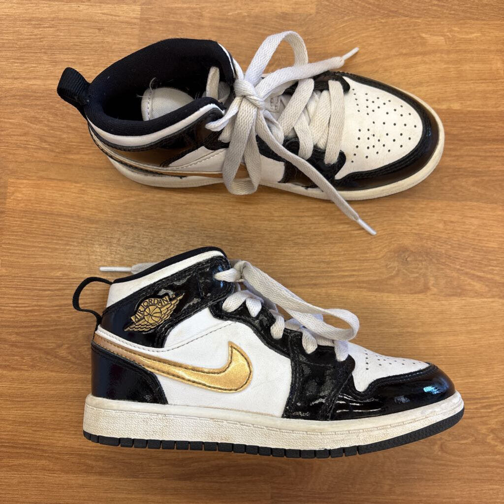 Nike Air Jordan Black/White High Top Sneakers - 12