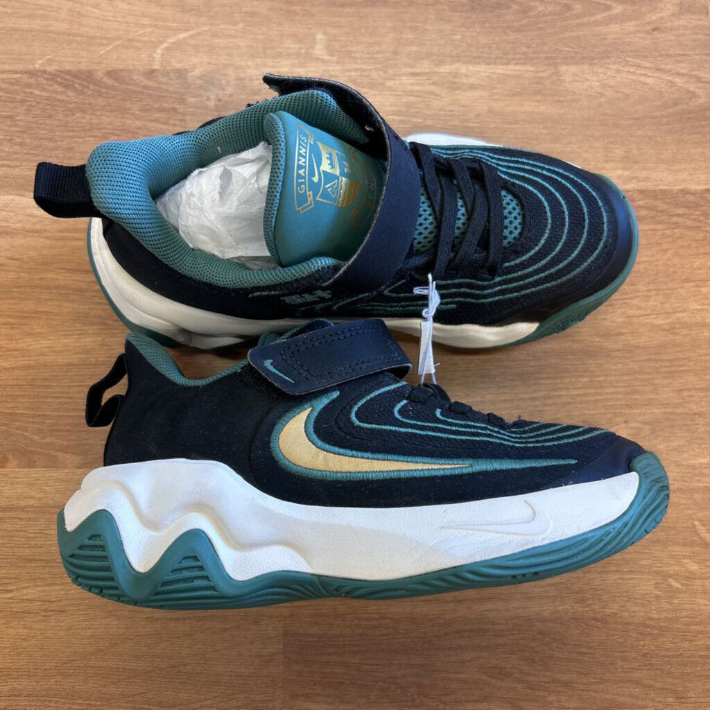 Nike Giannis Black/Green Sneakers - 12