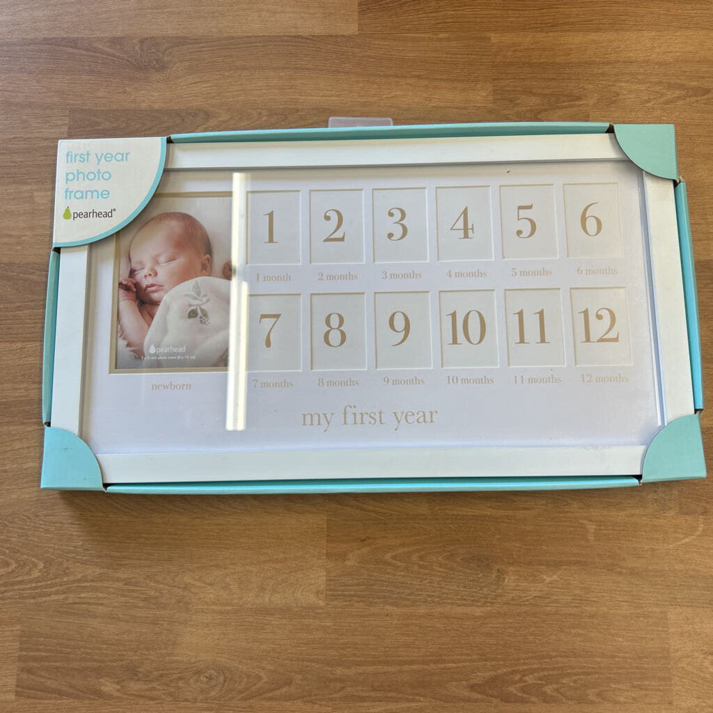 NEW Pearhead First Year Photo Frame