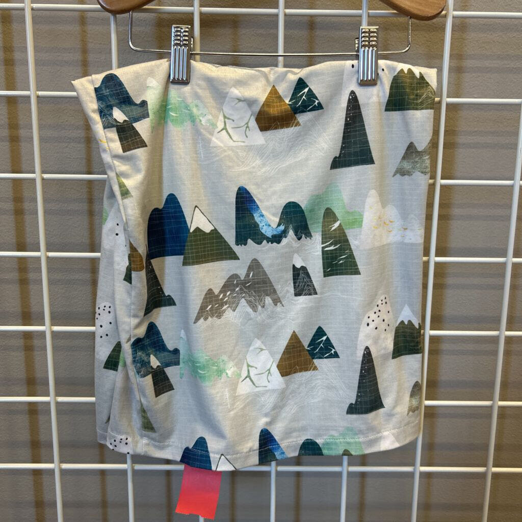 Mountain Nursing / Car Seat Cover