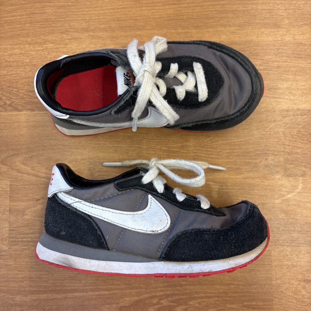 Nike Grey/Black Sneakers - 9