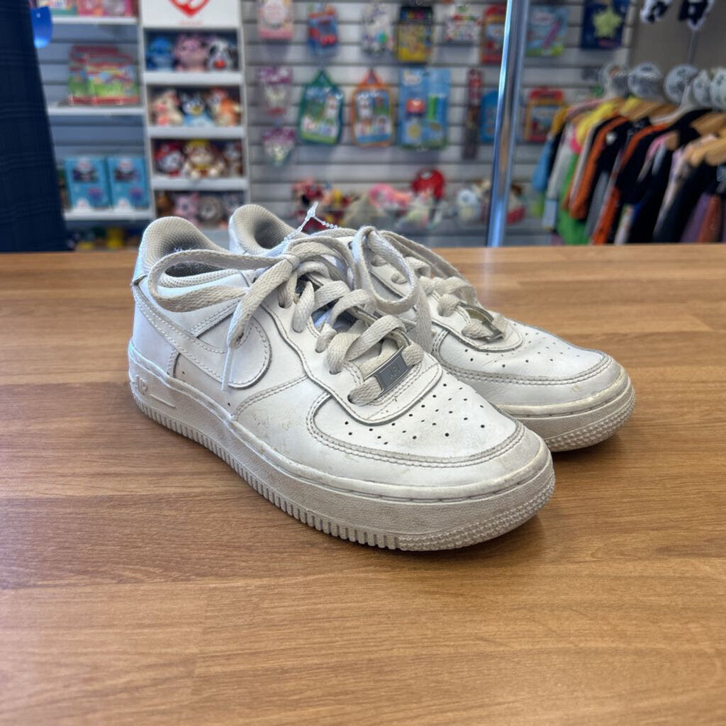 Nike White Sneakers - 3.5