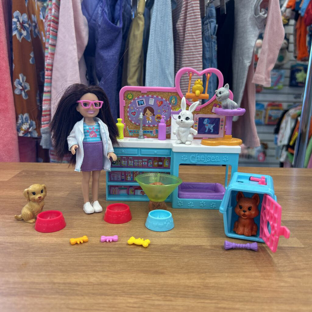 Barbie Chelsea Pet Vet Doll Playset