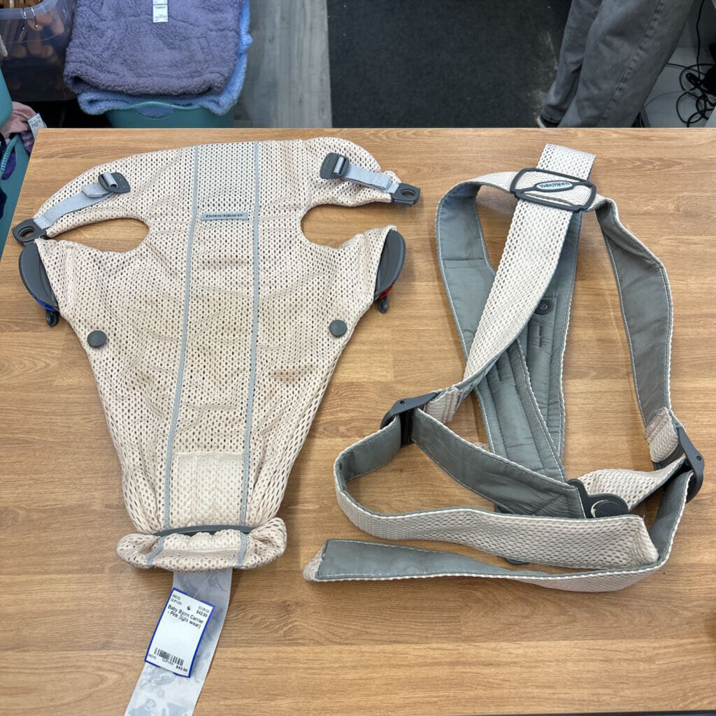 Baby Bjorn Carrier - Pink (light wear)