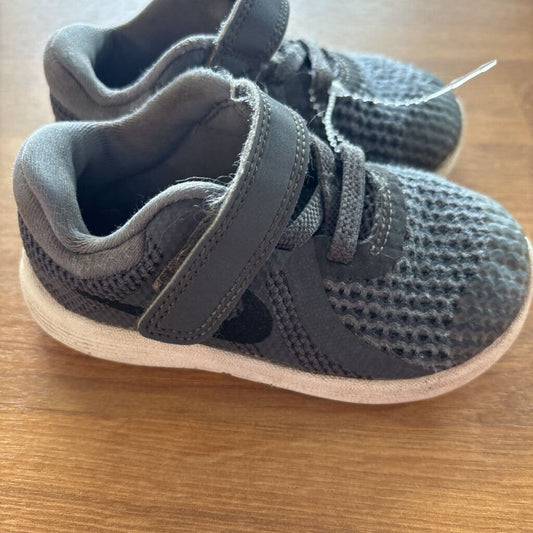 Nike Grey Sneakers - 6