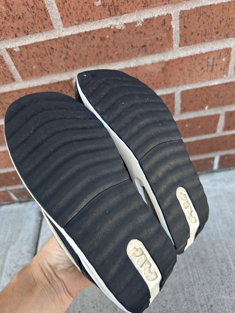 Nike Black Sneaker - 1