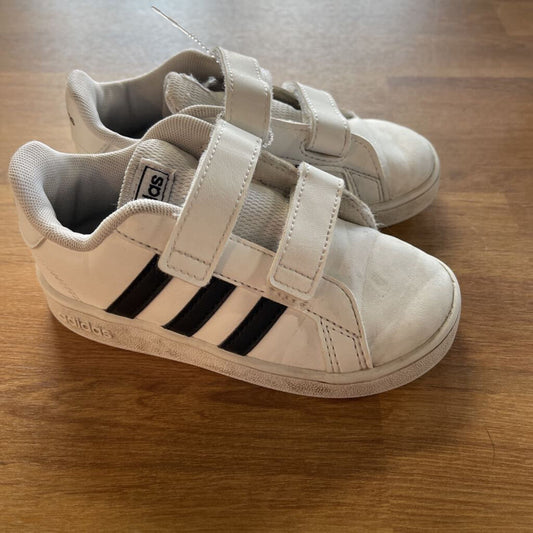 Adidas White Sneaker - 9