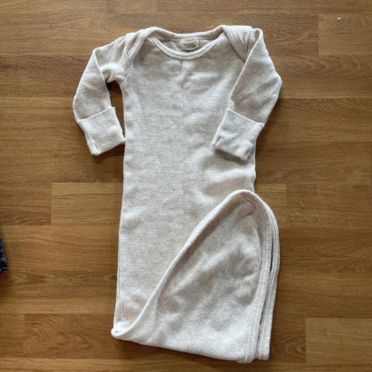 Mushie Baby Ribbed Gown - 0/3m