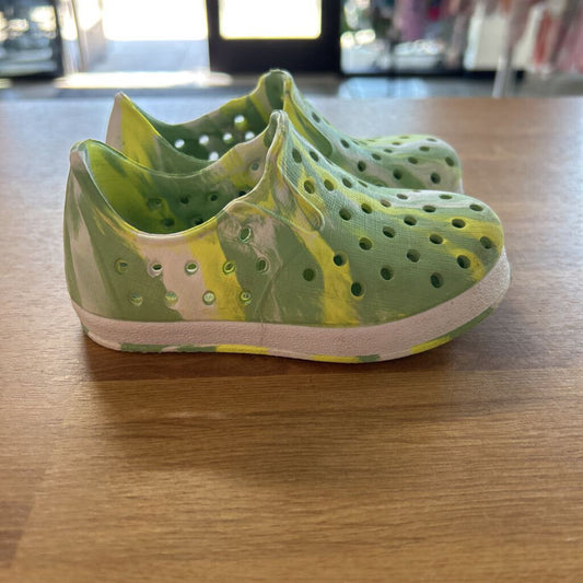 Cat & Jack Green Water Shoes 5